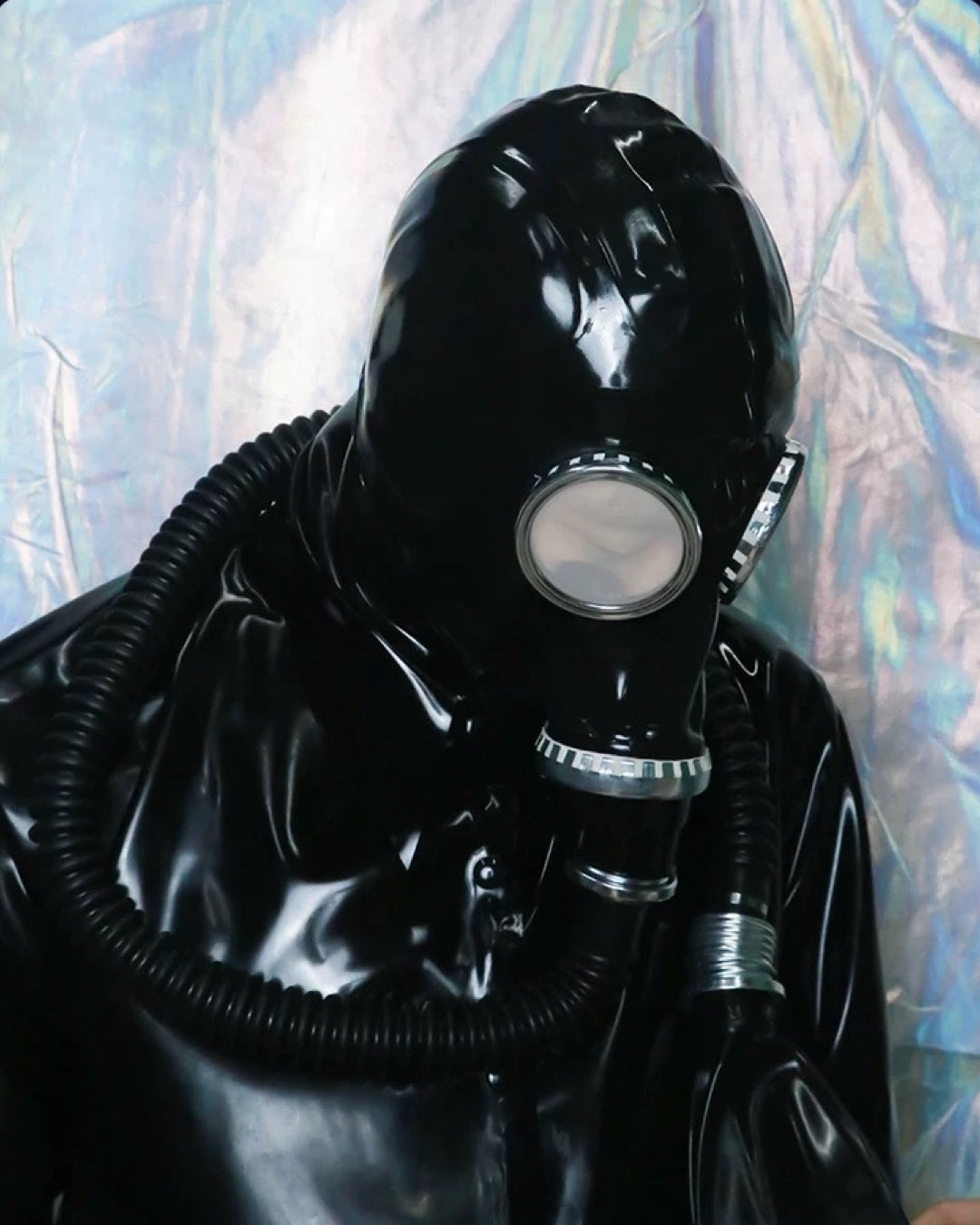 KAMASSTUDIO LATEX GAS MASK