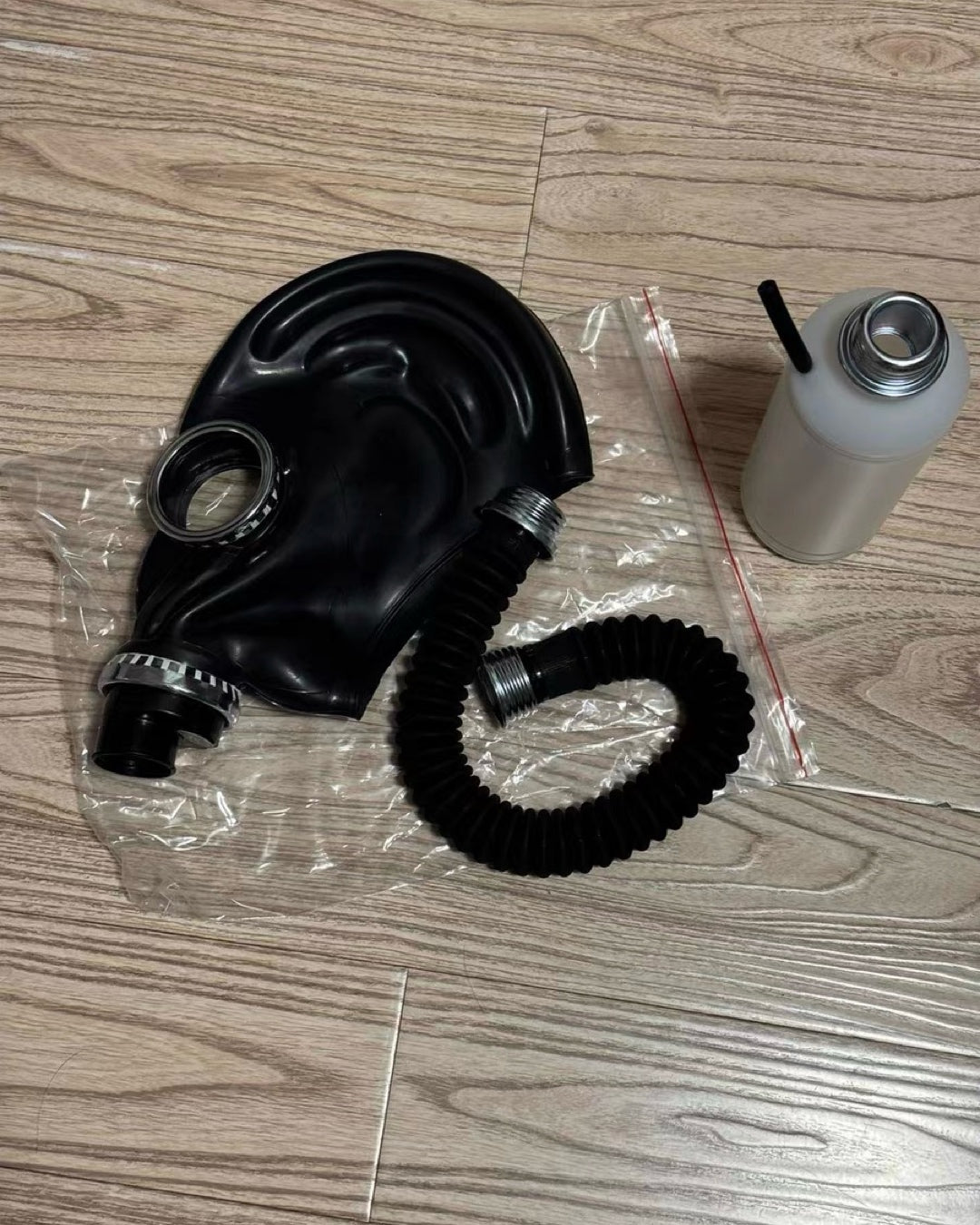 KAMASSTUDIO LATEX GAS MASK