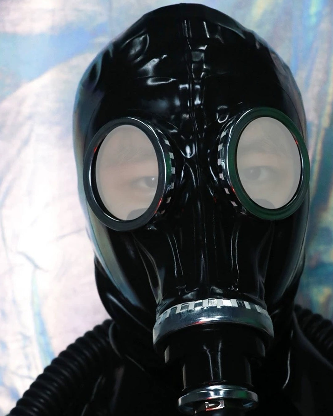 KAMASSTUDIO LATEX GAS MASK